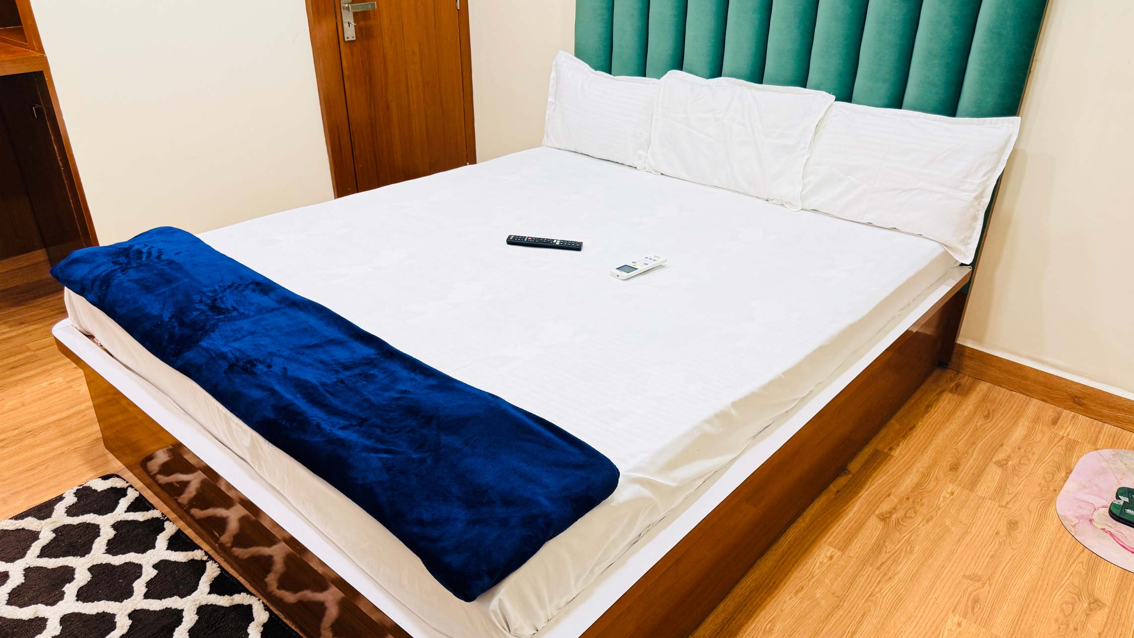 Deluxe Room - Bed View